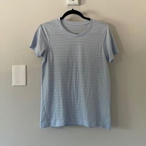 Lululemon - Breeze Short Sleeve - Size M (8)